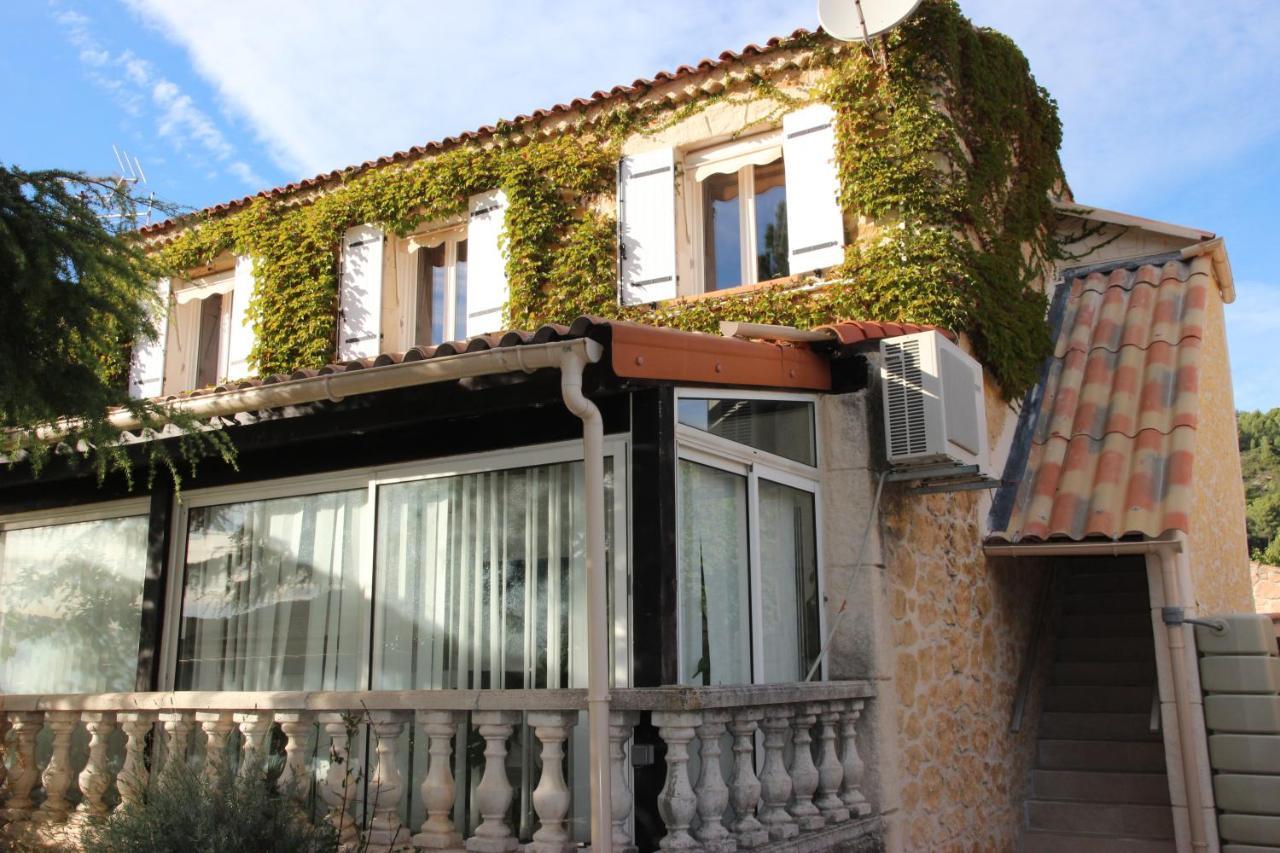 Maison D'Hote Villa Monique Cuges-les-Pins Exterior foto